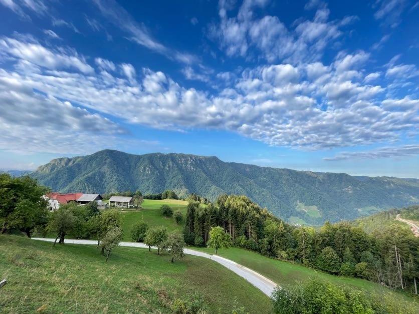 Apartments And Rooms Pri Baslju Cerkno Εξωτερικό φωτογραφία